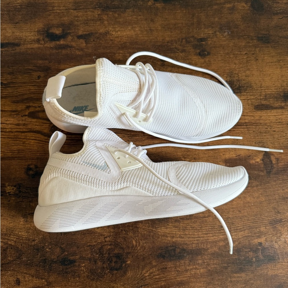 NIKE • men’s sneakers